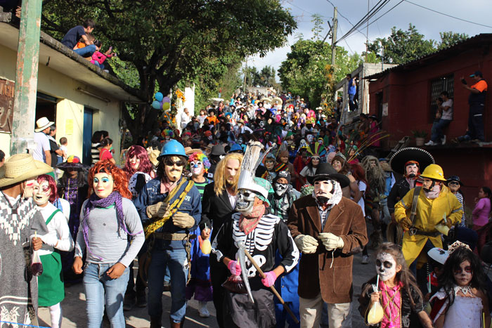 mexico-morelos-huehuenches-tetela-tradiciones-rituales-fiesta-dia-muertos